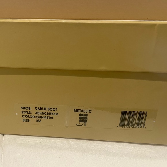 Michael Kors fur boot and scarf set - Picture 2 of 5